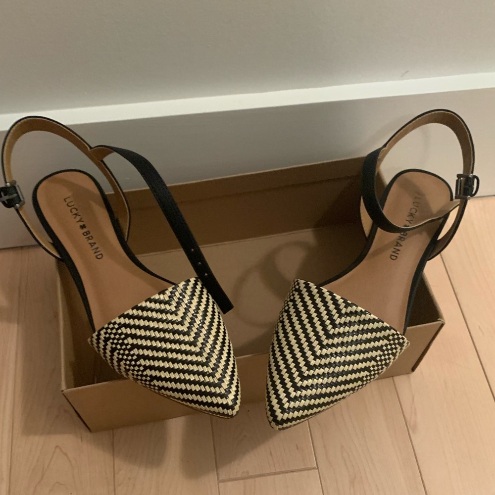 Lucky Brand Black and White Flats